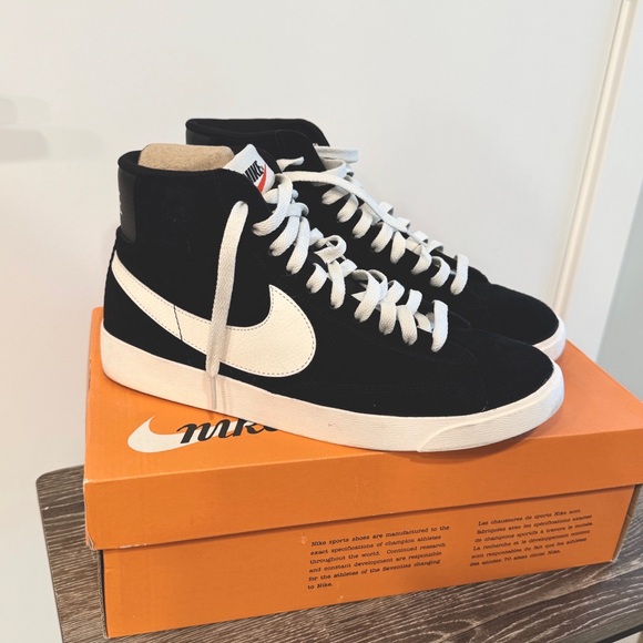 WOMEN’S NIKE BLAZER MID VINTAGE SUEDE BLACK - Picture 7 of 11